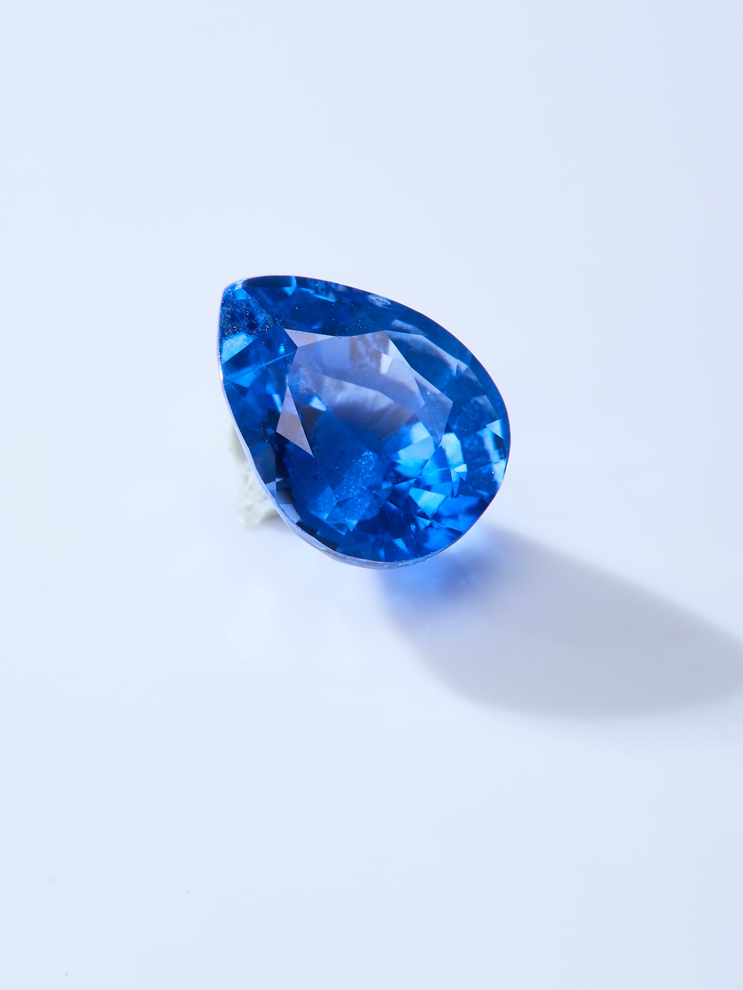 VIBRANT GEMSTONE 3.46ct heated sapphire