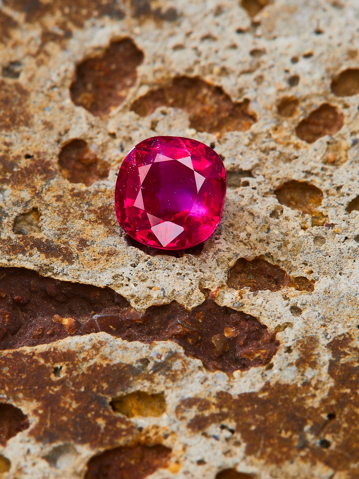 GEMCOOK GEMSTONE 1.03ct unheated pigeon blood