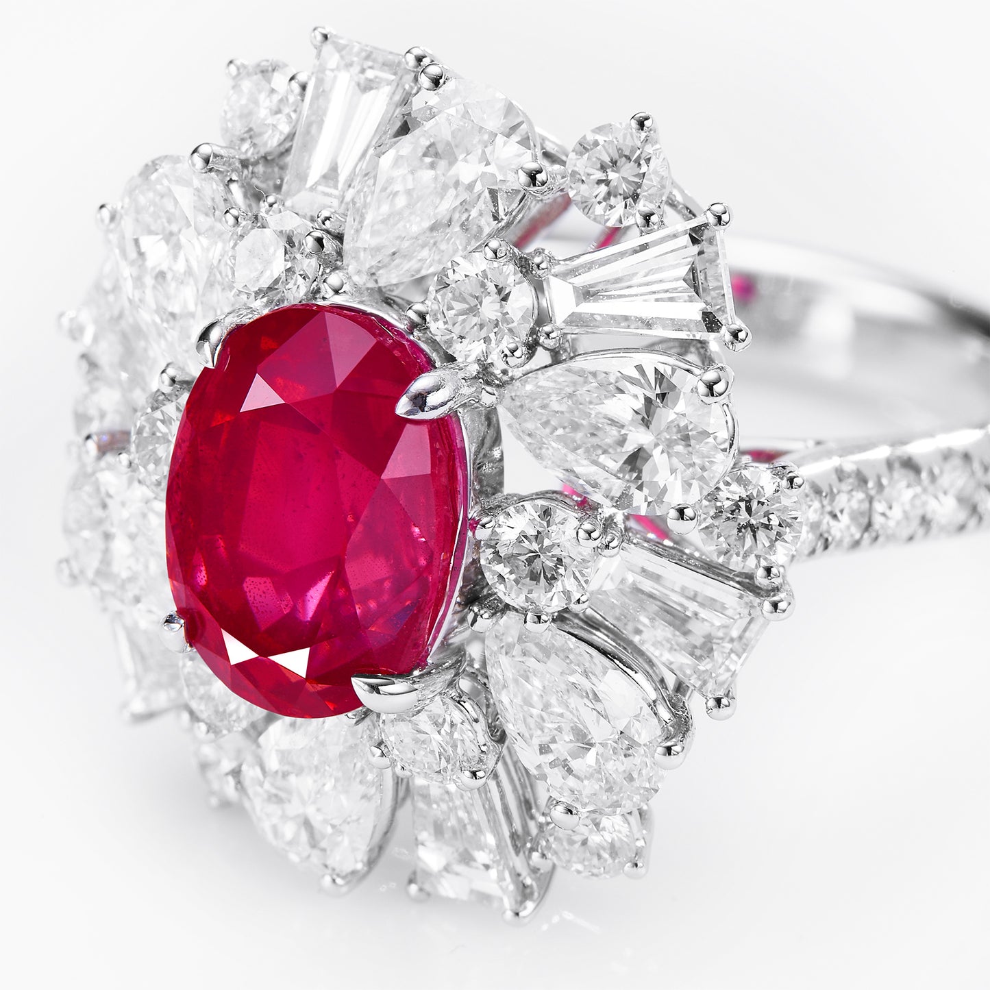 GEMCOOK JEWELLERY 4.36ct Cocktail Mahenge Spinel Ring