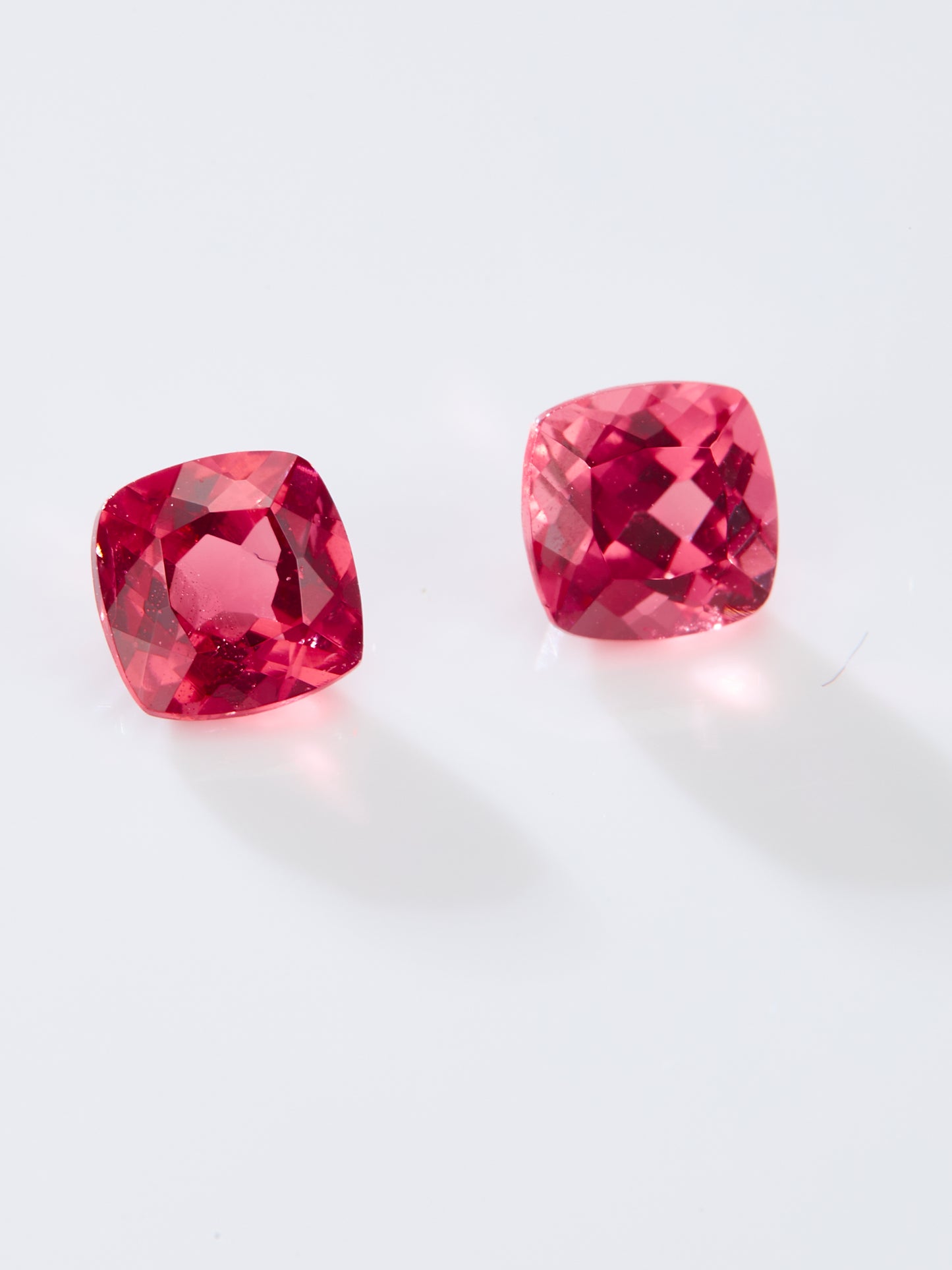 GEMCOOK GEMSTONE  0.87ct Mahengai Spinel Pair